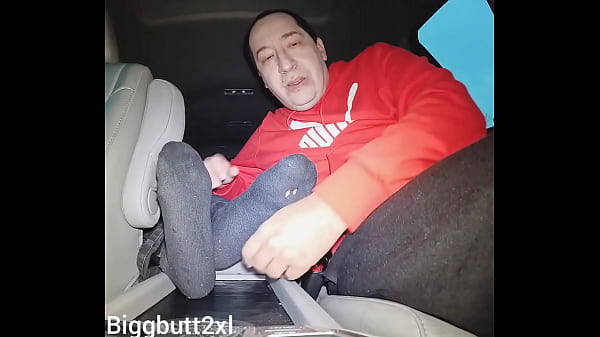 BIGGBUTT2XL ZNAJDUJE SPOCONE STOPY W ROZMIARZE 11 W POBLIŻU KASYNA HARRAHS PHILLY