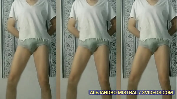 Fetysz wideo w zielonych kratownicach Alejandro Mistral