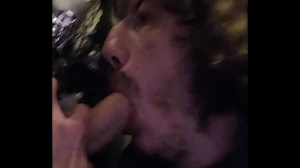 Mój kumpel wraca do mojej dziury chwały, aby mnie dziś nakarmić