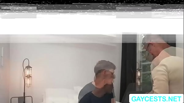 Podniecony ojczym opóźnił lot za uprawianie seksu