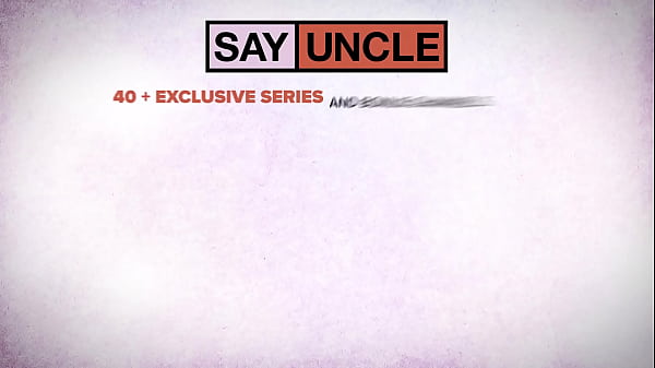 FreeUse Przyrodni bracia Dakota i Danny niestrudzenie pracują nad udekorowaniem swojej ukochanej choinki