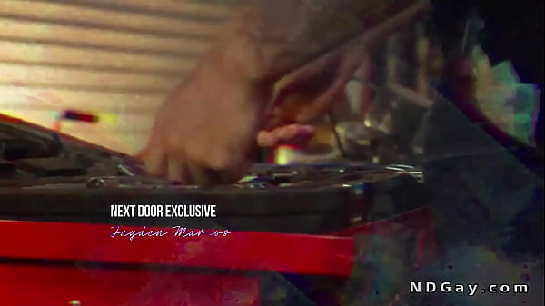 Geje rżną się analnie na stacji benzynowej