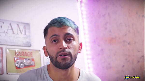 Looner Condom Popping Camilo Brown Popping napompowane prezerwatywy z jego wielkim nieoszlifowanym kutasem i liże własną spermę z prezerwatywy