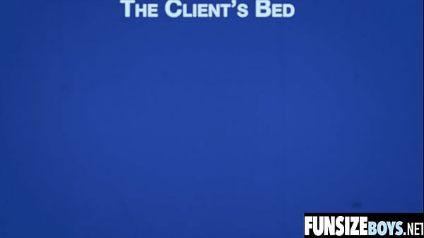 Mały latynoski tyłek wypchany gołym tyłkiem przez grubego białego kutasa-FUNSIZEBOYS.NET