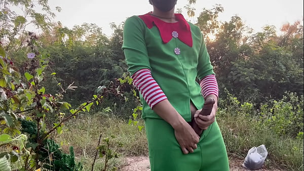 Mikołaj chce, żebym znalazł choinkę.