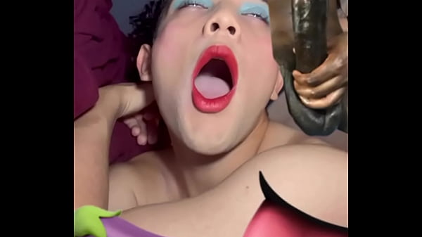 Napalona suka Lexi Tora jęczy o kutasa