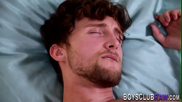 Napalone laski w trójkącie pieprzą się na oklep