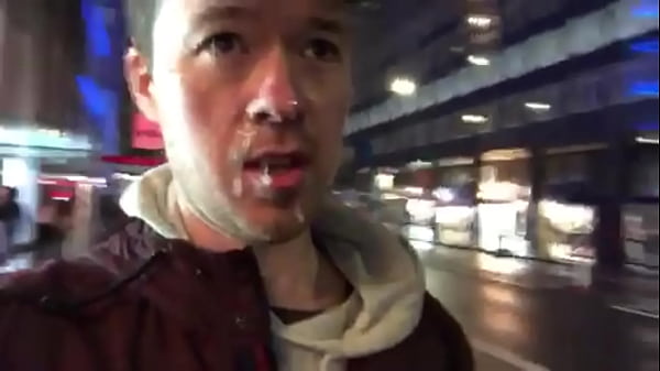 Publiczna mimika twarzy i ryzykowna sperma