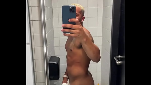 RIVIEVERSON FELIX popisujący się w internecie