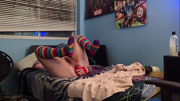 uległa poppy przyjmuje dużego złego smoka Dolto