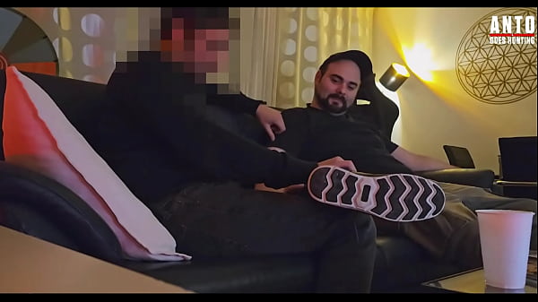 Żonaty sąsiad przychodzi po raz trzeci