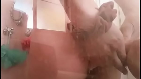 Chcę, żeby ktoś zerżnął mój tyłek pod prysznicem