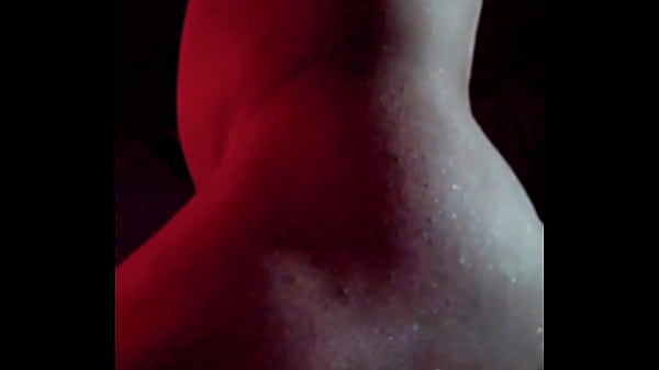 Erotyczny taniec próbujący cię powstrzymać