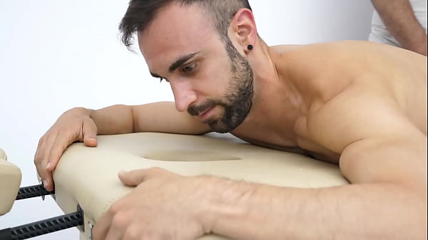 Poszedłem na masaż i skończyłem pieprząc się z MASAŻYSTĄ