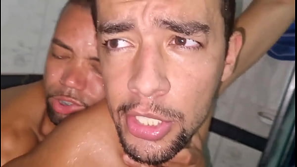 Pracownik czekał, aż wszyscy wyjdą z pracy, aby przelecieć Carlão, o którym wszyscy mówią, że ma kutasa osła – FULL RED