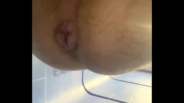 Squirting z jego rozdziawionej dupy