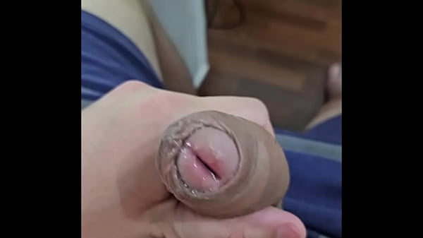 UTALENTOWANY MŁODY CZŁOWIEK DOBRZE SIĘ BAWIĄCY