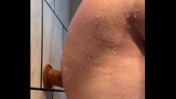 Chubby Sub używa 13-calowej zabawki