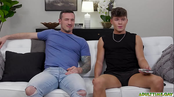 Drake Von i Derek Kage wymyślają błahe wymówki, by walić konia obok siebie, co prowadzi do pełnego seksu.