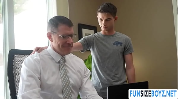 Max Ryder na oklep przez doktora Legranda Wulfa