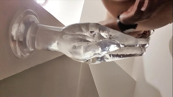 Moja nowa mała ręka jest bardzo niegrzeczna