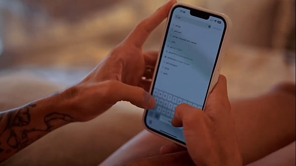 PRZYŁAPAŁEM CHŁOPAKA CZARNEGO NA GORĄCYM UCZYNKU.