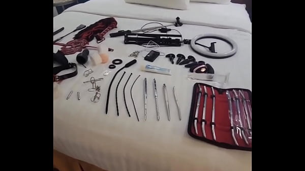 Rozpakowałem wszystkie moje perwersyjne zabawki w pokoju hotelowym w Dallas.