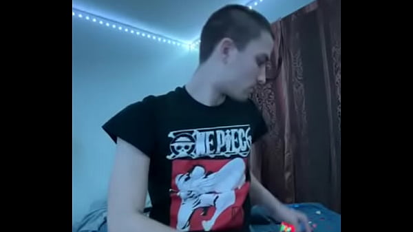 Biały gej 25 walący konia