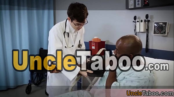 Dakota ma trudności z zaakceptowaniem ogromnego BBC, ale jego gładka nastolatka nie poddaje się