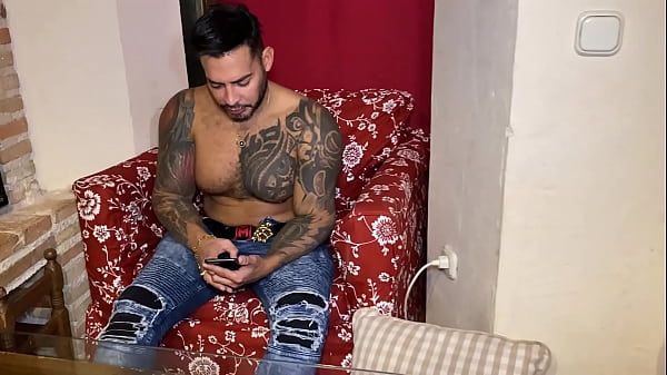 DAWANIE PREZENTÓW ŚWIĄTECZNYCH — VIKTOR ROM – ANGEL PRIVEE – — VIKTOR ROM.