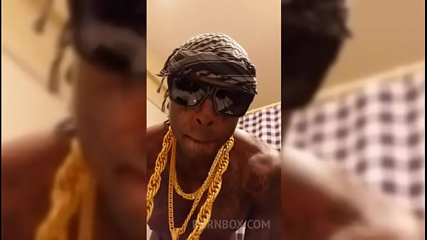 Duży czarny owłosiony kutas uwielbia Alleluja Johnsona ( porno 242 )