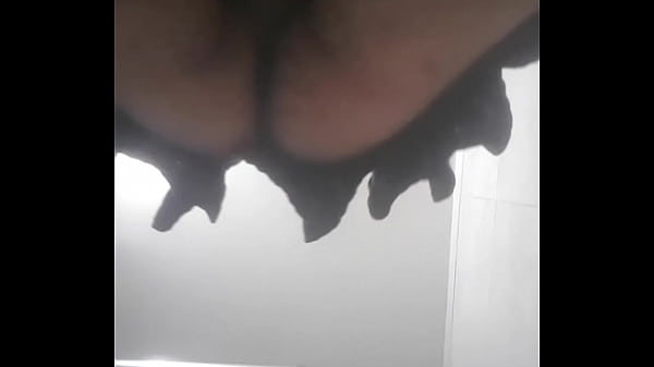 Gej upskirt masturbujący się