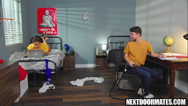 Gorący seks gejowski w pokoju w akademiku | Jayden Marcos & Sam Ledger