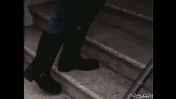 Klasyczne sceny na oklep ze Sky Dawson i Krisem Bjornem