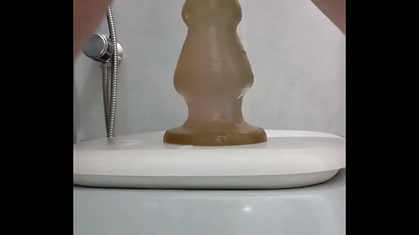 Korek analny niszczący otwór odbytu