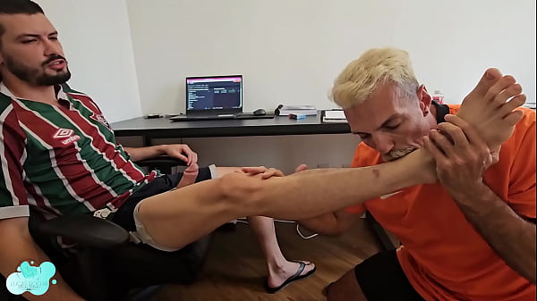 Lucao robi loda dzieciakowi