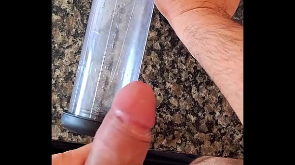 MASTURBACJA POMPKĄ PRÓŻNIOWĄ.