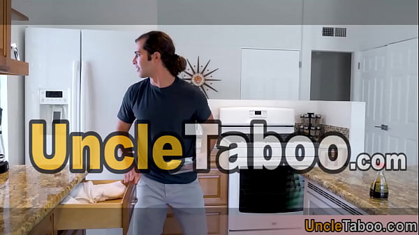 Mój nowy sąsiad jest seksownym ogierem i obawiam się, że nie będę w stanie dłużej ukrywać swoich uczuć.