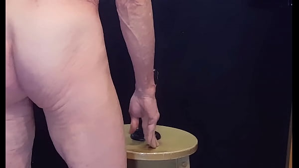 Naga na kolejnej przejażdżce z dildo