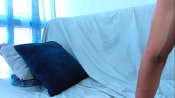 Napalony chryscharmy rozprzestrzeniający swoją spermę