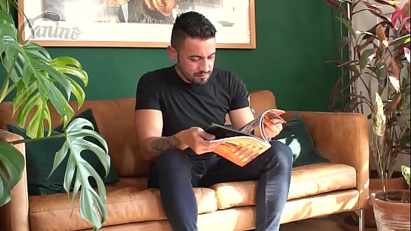 PRZYCZEPA BIZNESMEN MIAŁ GEJOWSKI SEKRET I DWÓCH MĘŻCZYZN ROZWALAŁO MU ODBYT W ORGII BDSM