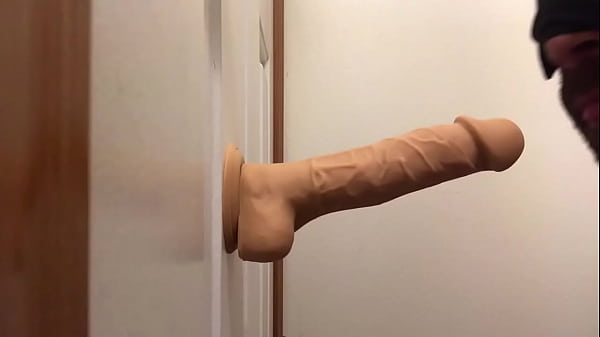 Schodząc głęboko na moje dildo