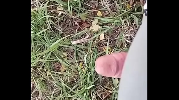 Sergey z Kazachstanu masturbuje się grubym kutasem. 6