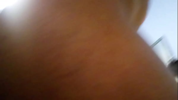 Śliczna latynoska w staniku pieprzy się w łazience