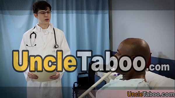 Śliczny lekarz kontra wielki czarny kutas Zobaczmy, czy lekarz poradzi sobie z tym ogromnym i grubym kutasem