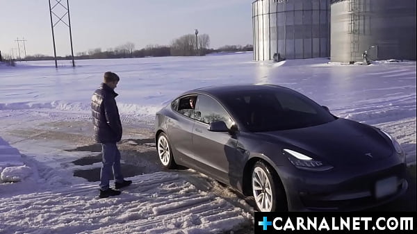 Tyłek Noah Whitesa to pięciogwiazdkowa pieprzona dziura, a jego mistrz Reese Rideout zaczyna czerpać przyjemność z walenia go tak mocno