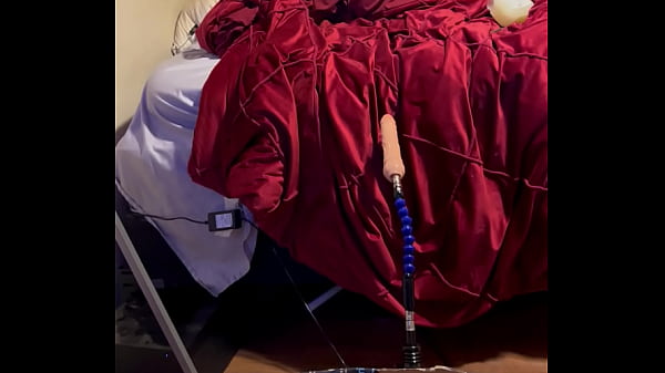 Żonaty hunk dostaje tyłek walony przez dużego kutasa