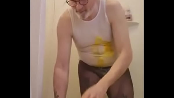 GEJOWSKA DZIWKA Z JAJAMI!