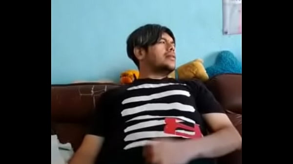 SEKSOWNY MEKSYKAŃSKI SHEMALE Z MLECZNYM KUTASEM