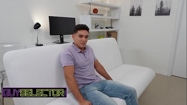 GUY SELECTOR – Terapeuta seksualny Aaron Trainer najpierw pieprzy Damiana Nighta, zanim zabierze go na odwyk seksualny